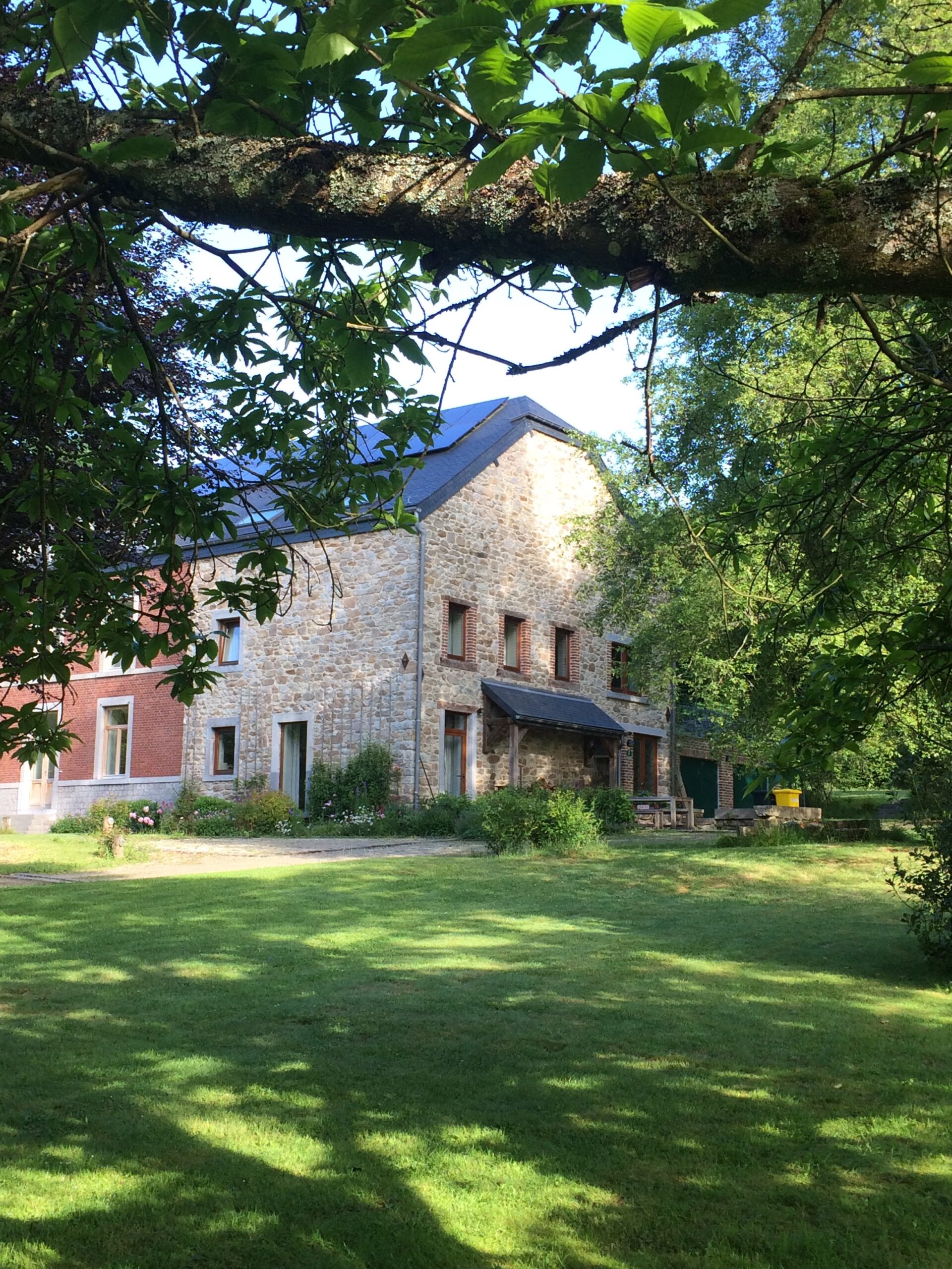 Le grand gîte vu du jardin